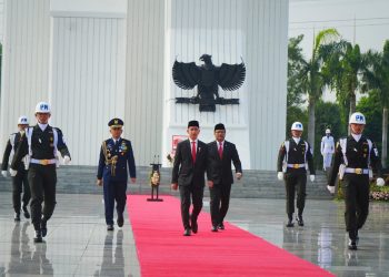 Petinggi NKRI Upacara Hari Pahlawan dan Tabur Bunga di TMP Kalibata